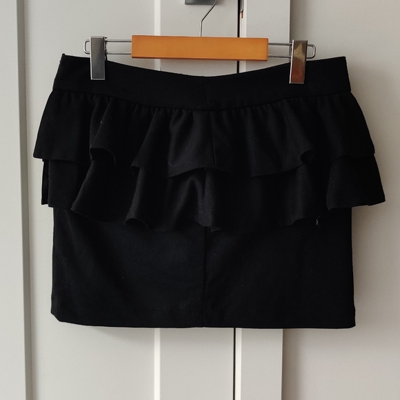 *SOLD* Black mini layered skirt - Picture 3 of 5